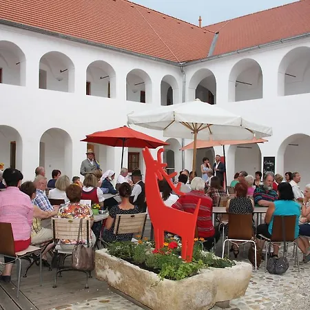 Eisenhuthaus 3* بويزدورف