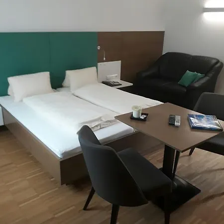 Eisenhuthaus 3* بويزدورف