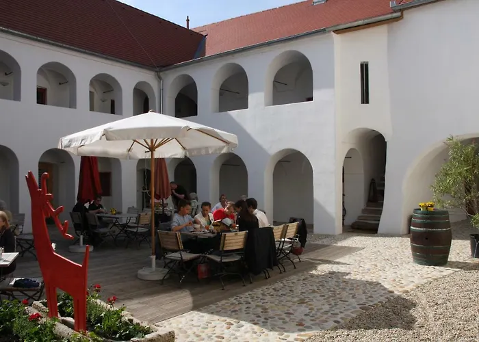 Hotel Eisenhuthaus 3*